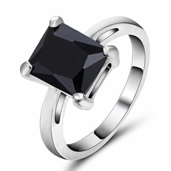Jewelry - Black Sapphire luxury cut fashion ring